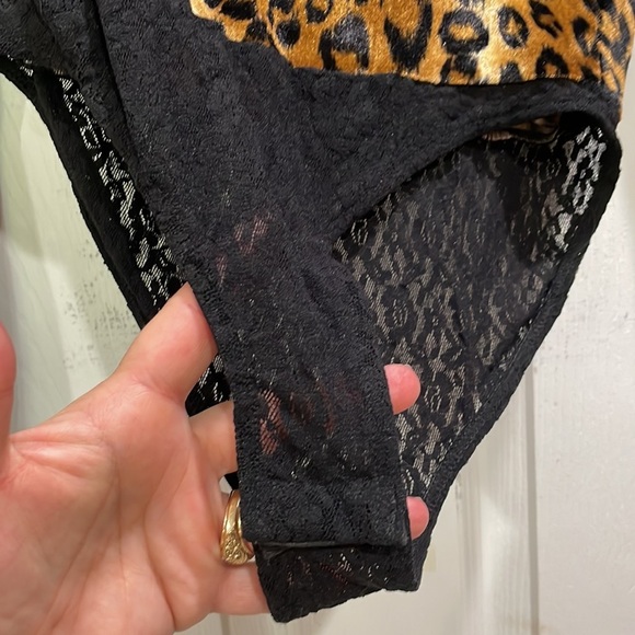 NWT! Vintage 90’s Page 3 Leopard Velvet Mock Neck Bodysuit M - Picture 6 of 8